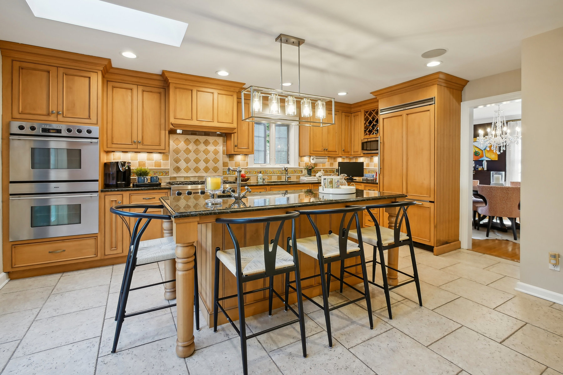 35 Maplewood Ave, Mplw - kitchen island