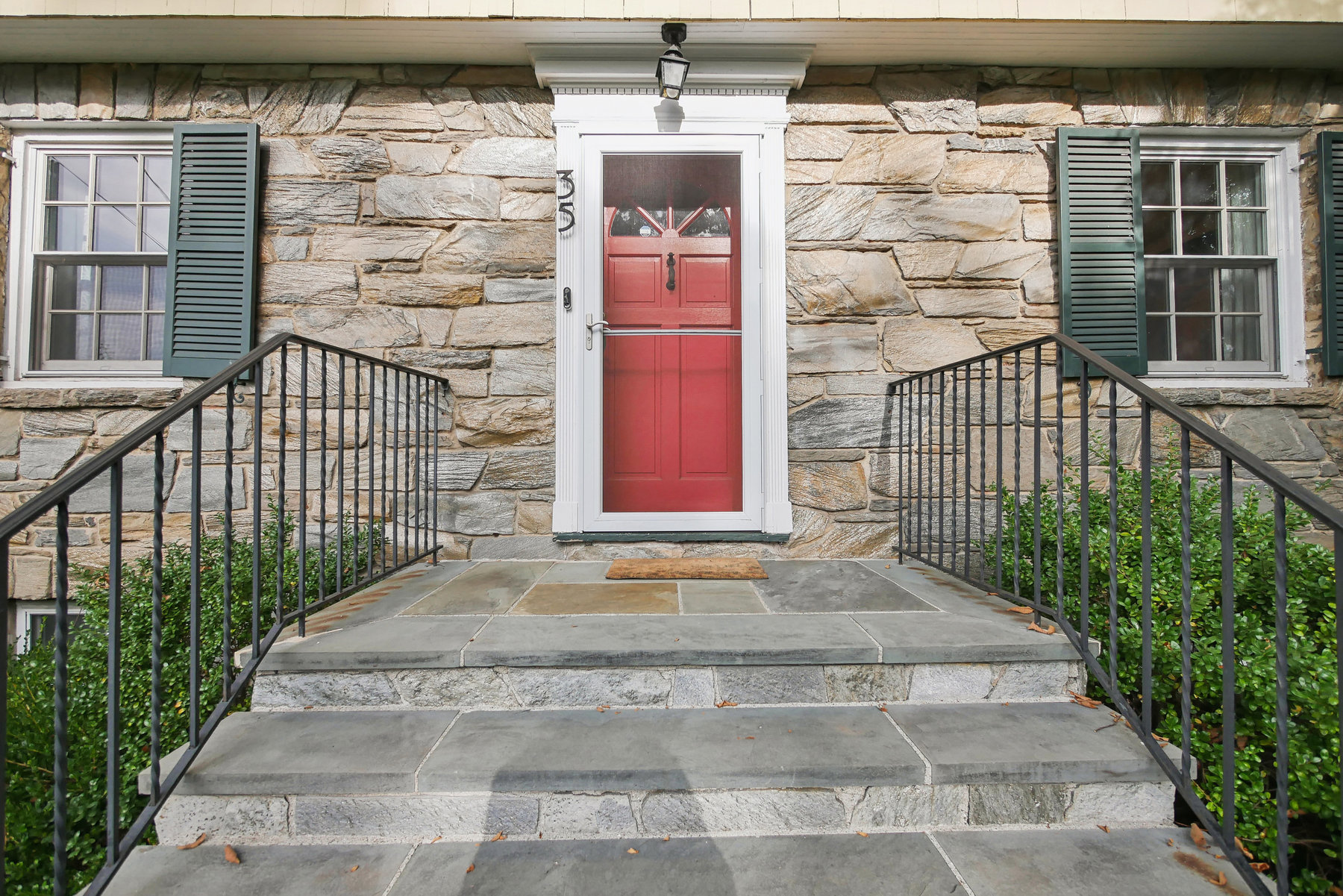 35 Maplewood Ave, Mplw - front door