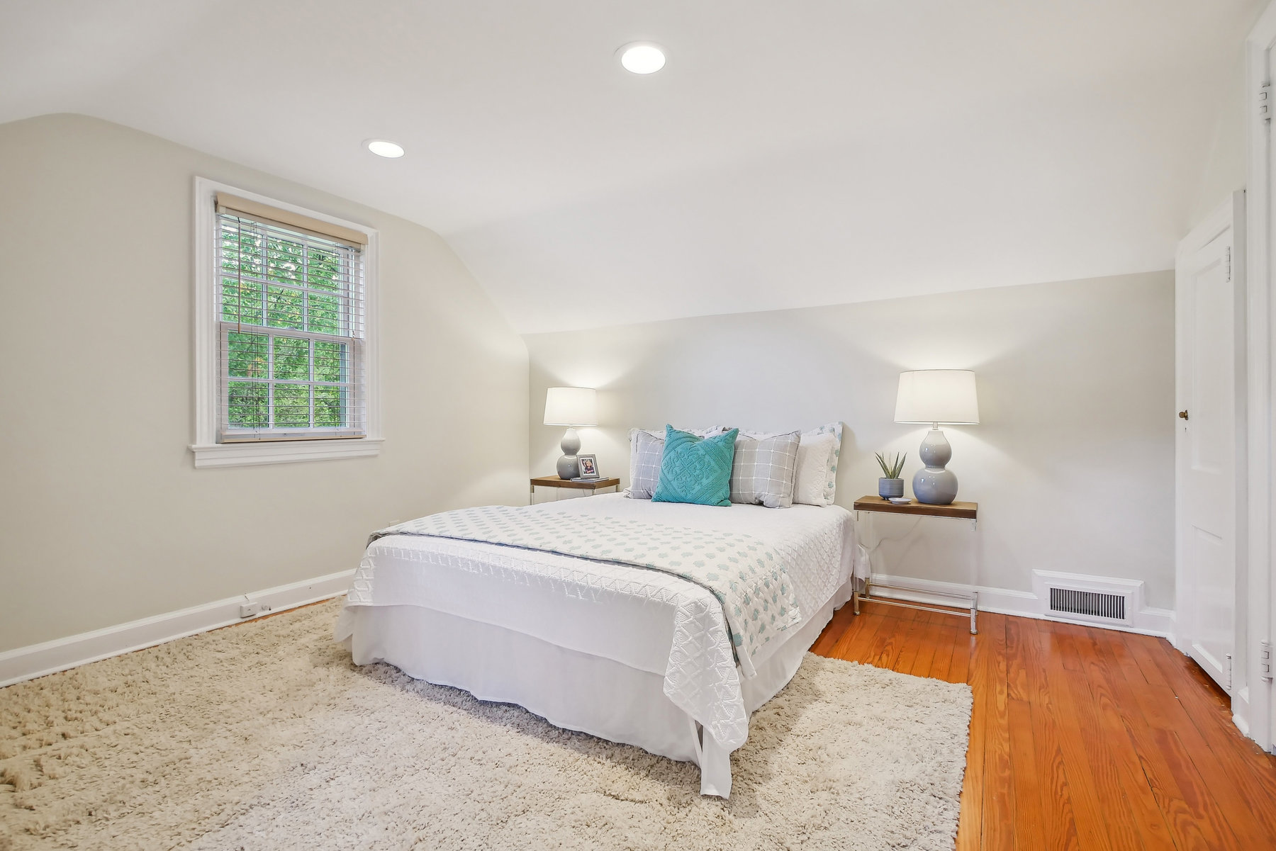 35 Maplewood Ave, Mplw - bedroom 3