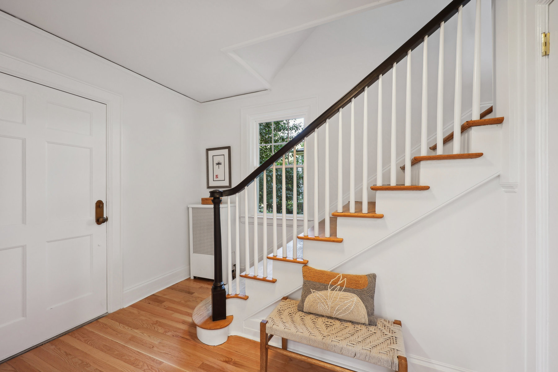 446 Richmond Ave, Maplewood - Front hall stairs