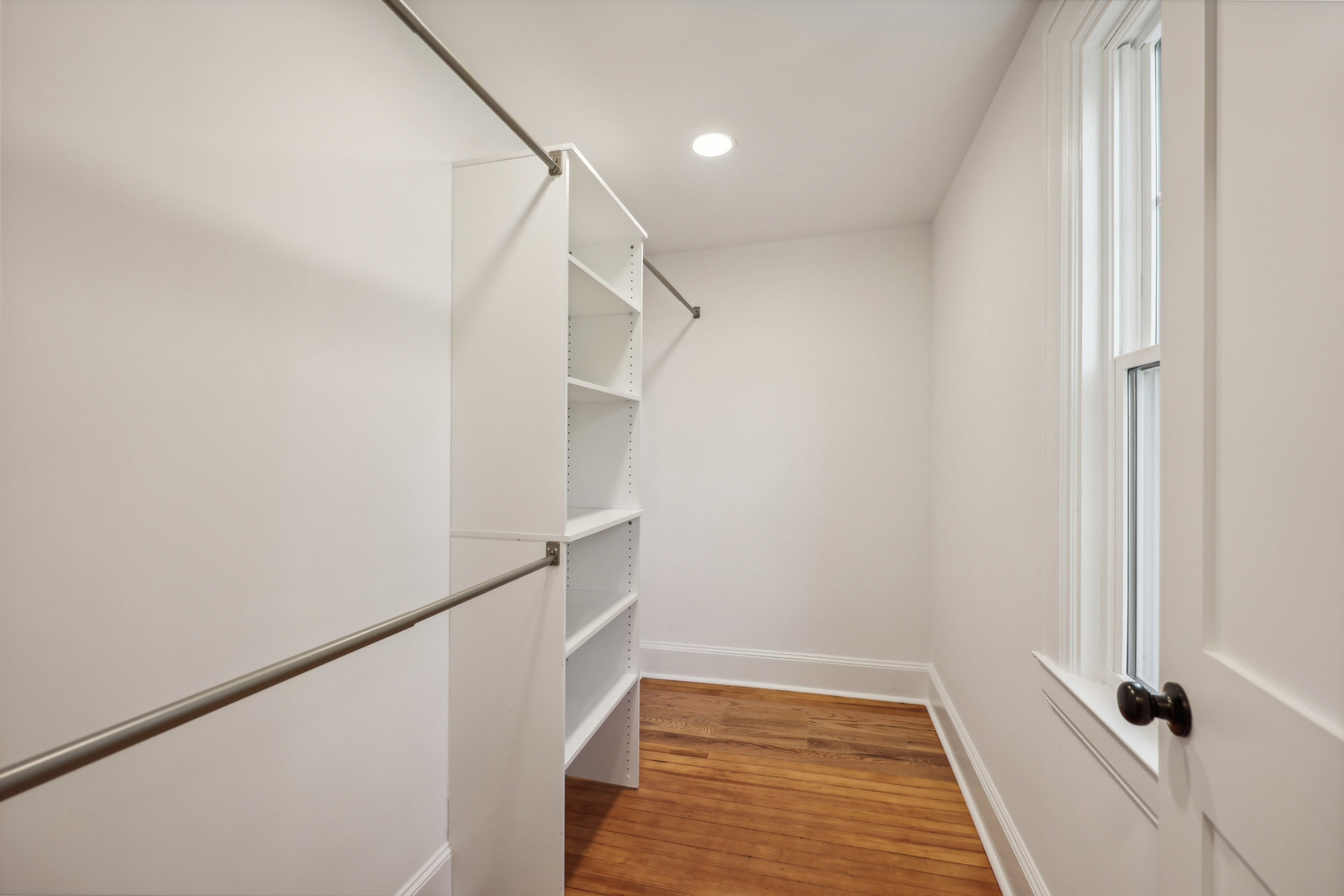 446 Richmond Ave, Maplewood - Primary walk in closet