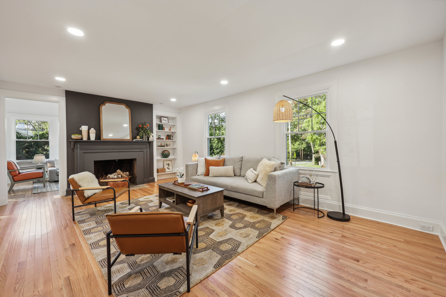 446 Richmond Ave, Maplewood - Living Room